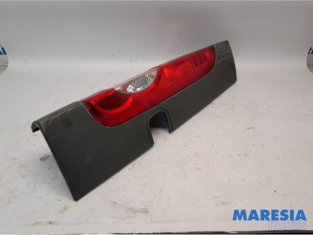 Renault - Trafic - Taillight, right