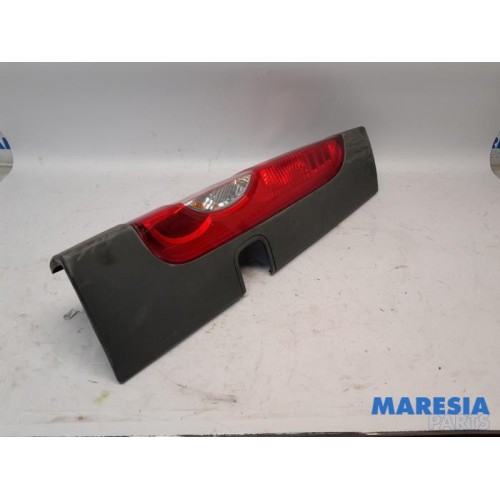 Renault - Trafic - Taillight, right