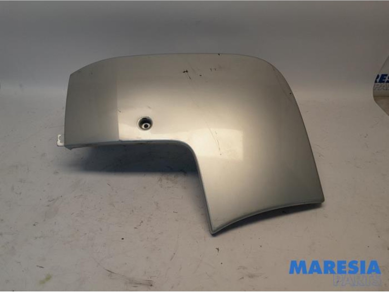 Renault - Trafic - Rear bumper component, left