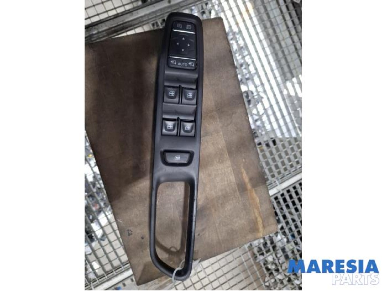 Renault - Captur - Multi-functional window switch