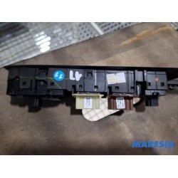 Renault - Captur - Multi-functional window switch