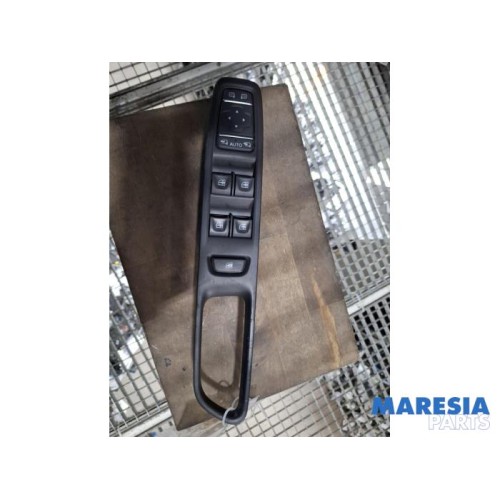 Renault - Captur - Multi-functional window switch