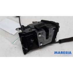 Renault - Captur - Front door lock mechanism 4-door, right
