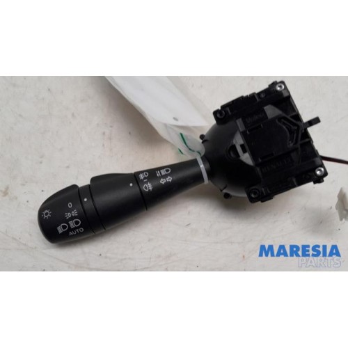Renault - Captur - Indicator switch