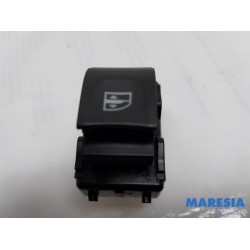 Renault - Captur - Electric window switch
