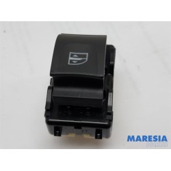 Renault - Captur - Electric window switch
