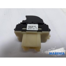 Renault - Captur - Electric window switch