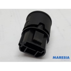 Renault - Captur - Start/stop switch