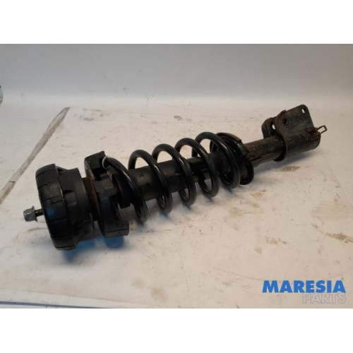 Renault - Trafic - Front shock absorber rod, right