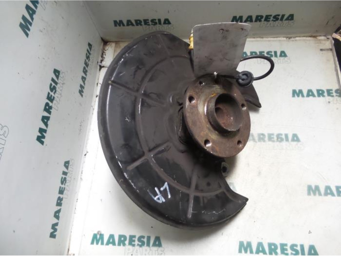 Lancia - Thesis - Fusee links-achter