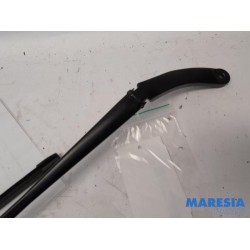 Renault - Captur - Front wiper arm