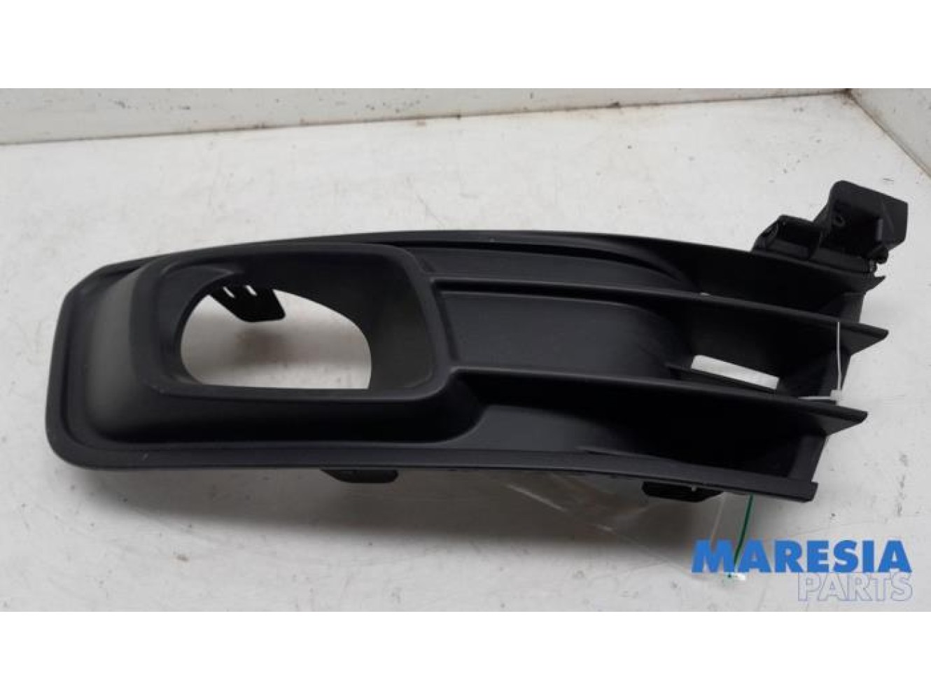 Renault - Captur - Abdeckplatte Nebelscheinwerfer links