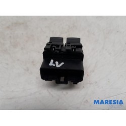 Renault - Trafic - Multi-functional window switch