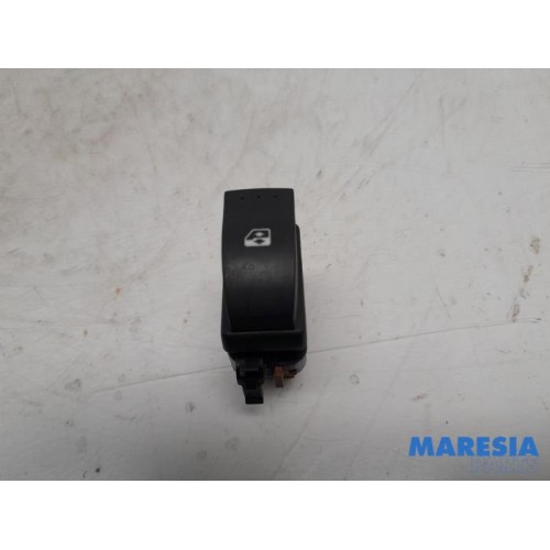 Renault - Trafic - Electric window switch
