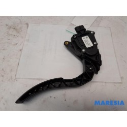 Renault - Captur - Accelerator pedal