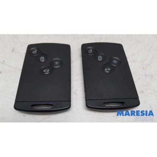 Renault - Captur - Key card