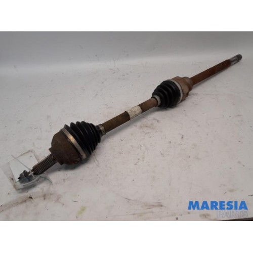 Renault - Trafic - Front drive shaft, right