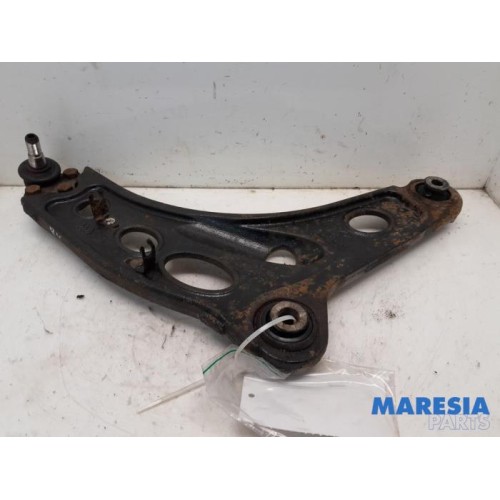 Renault - Trafic - Front wishbone, right