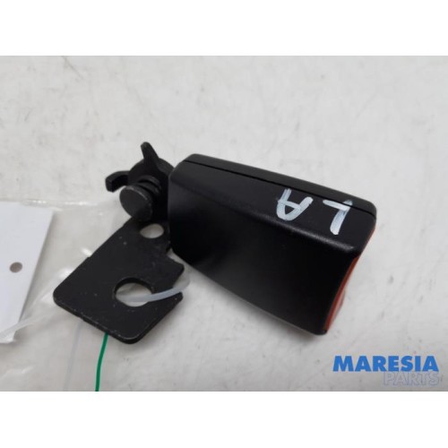 Fiat - Punto - Rear seatbelt buckle, left