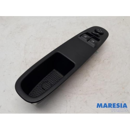 Fiat - Punto - Multi-functional window switch