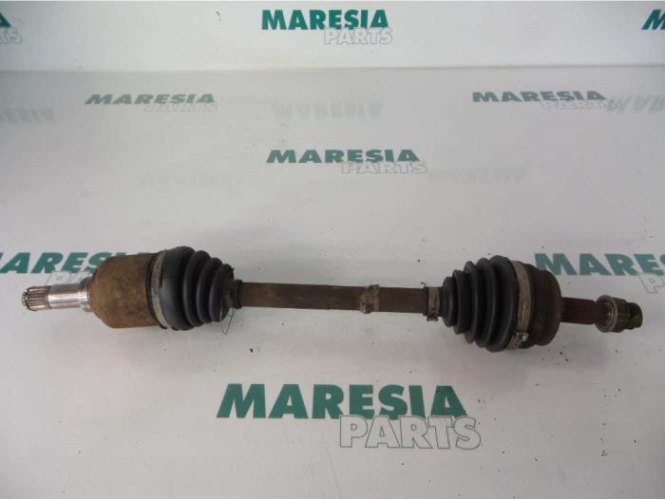 Lancia - Y(Psilon) - Aandrijfas links-voor