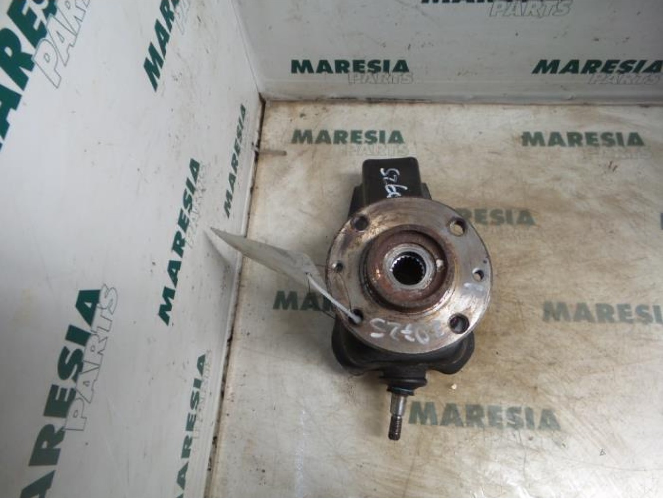 Fiat - Panda - Knuckle, front left