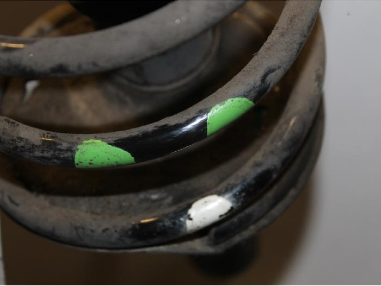 Peugeot - 206 - Front shock absorber rod, right