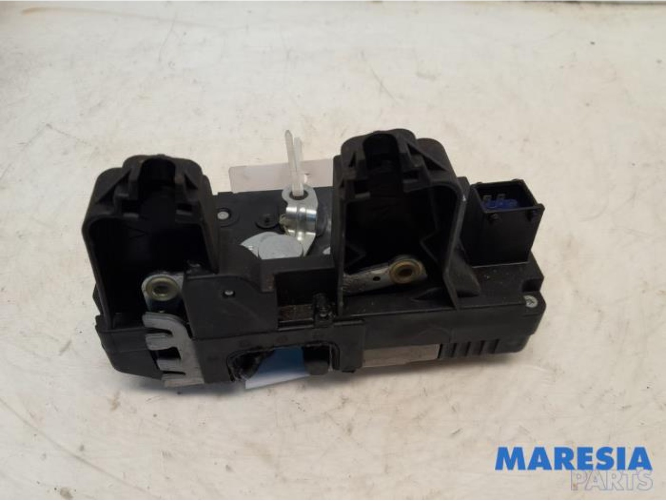 Renault - Trafic - Sliding door lock mechanism, right