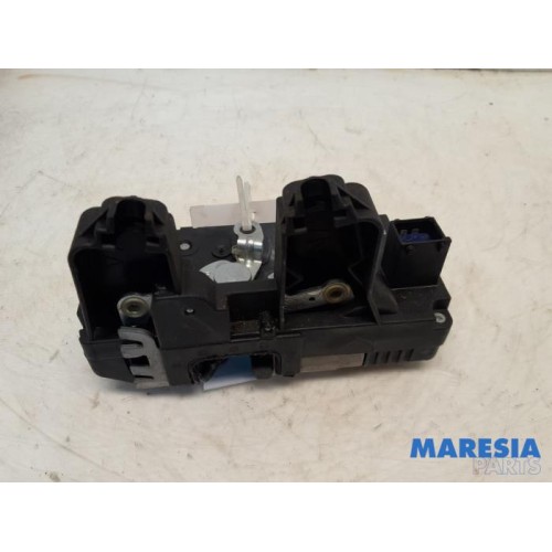 Renault - Trafic - Sliding door lock mechanism, right
