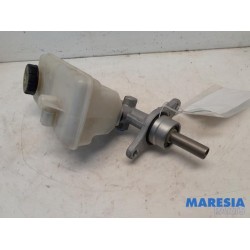 Renault - Trafic - Hoofdremcilinder