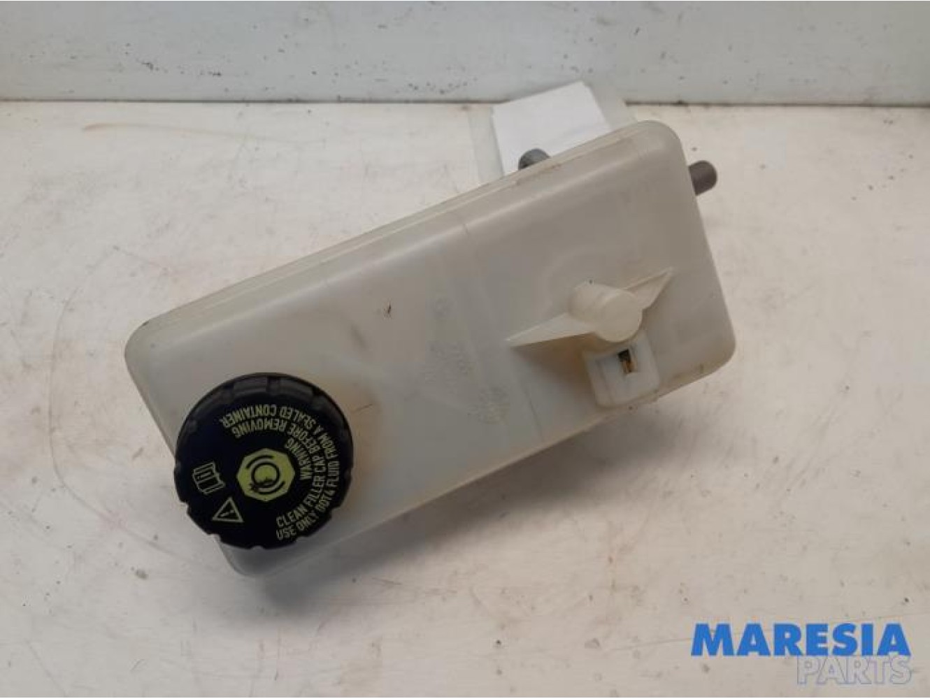 Renault - Trafic - Hoofdremcilinder