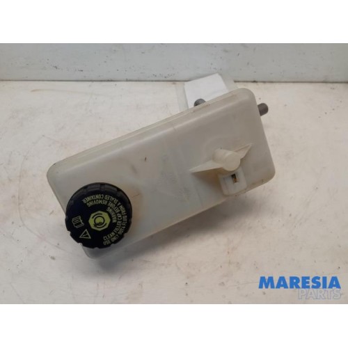 Renault - Trafic - Hoofdremcilinder