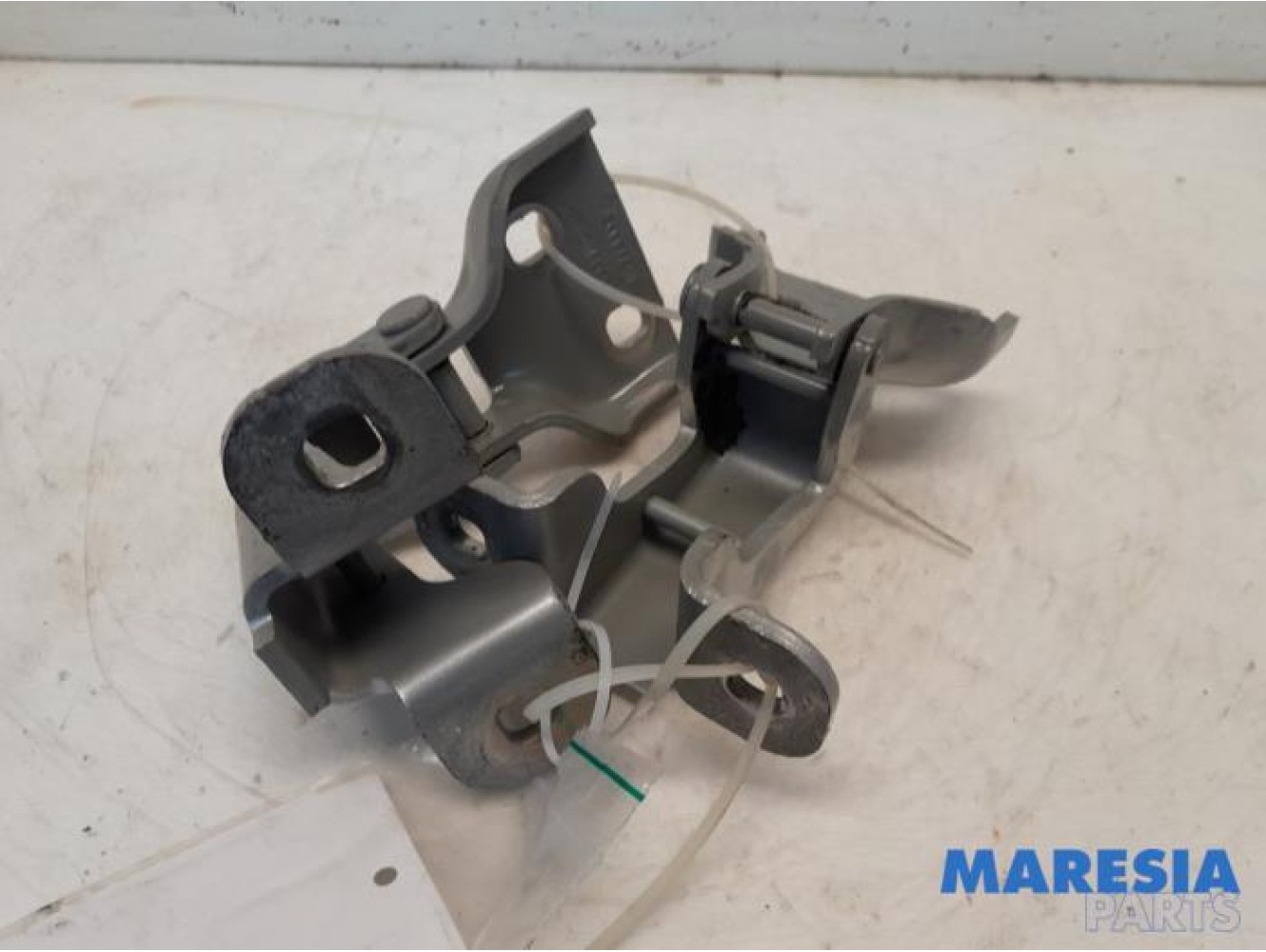 Renault - Trafic - Front door hinge, left
