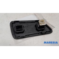 Citroen - C5 Aircross - Tailgate switch