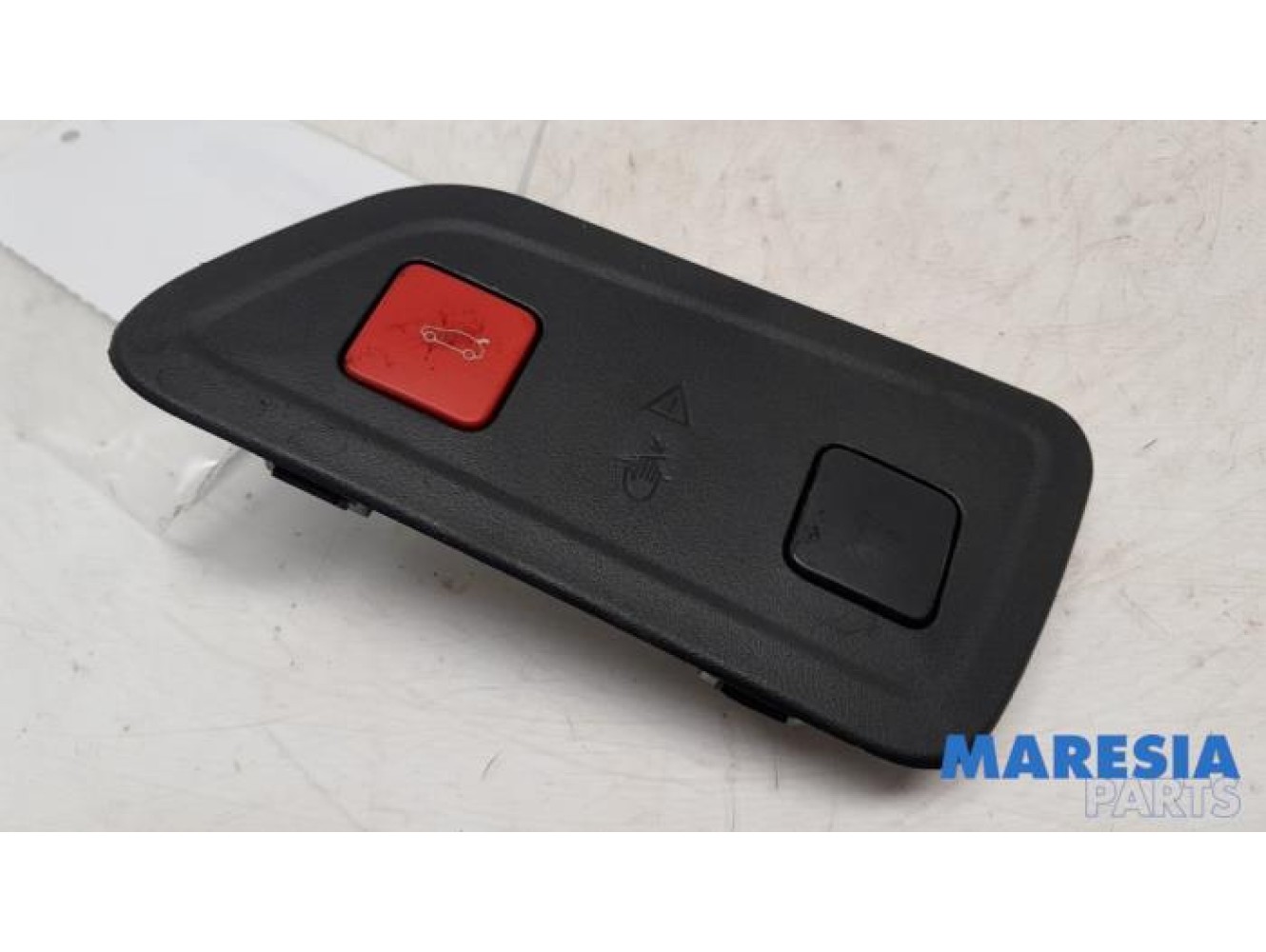 Citroen - C5 Aircross - Tailgate switch