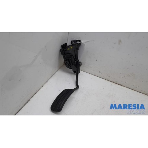 Renault - Trafic - Gaspedaalpositie Sensor