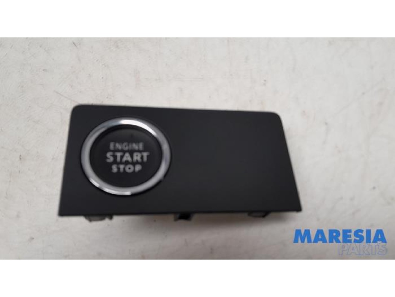 Citroen - C5 Aircross - Start/stop switch