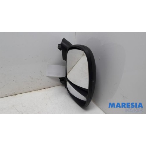 Renault - Trafic - Wing mirror, right