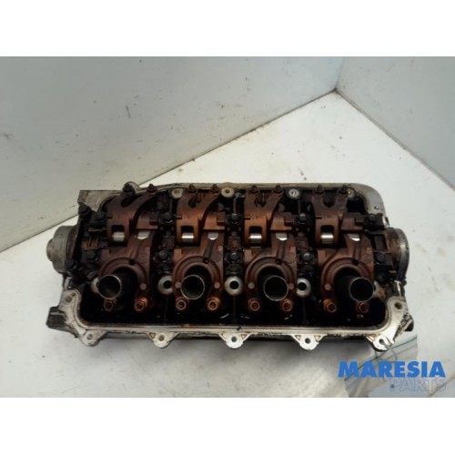 Renault - Twingo - Cylinder head