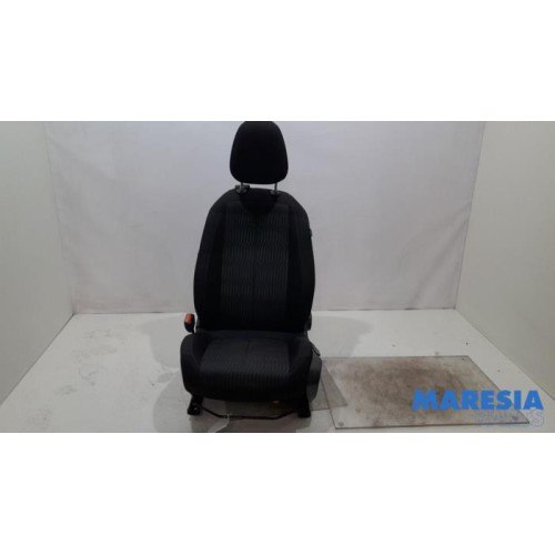 Peugeot - 308 - Sitz links
