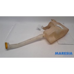 Renault - Trafic - Front windscreen washer reservoir