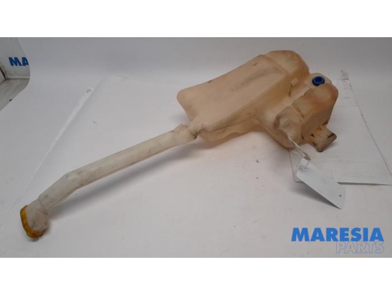 Renault - Trafic - Front windscreen washer reservoir