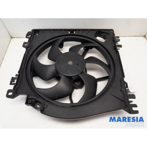 Renault - Clio - Fan motor