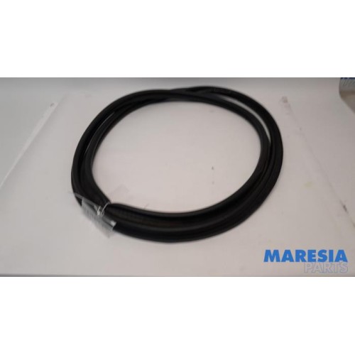 Citroen - C5 Aircross - Front door seal 4-door, right