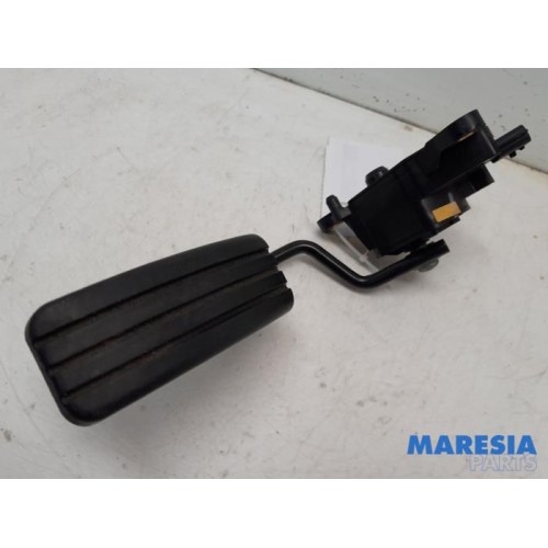Renault - Clio - Throttle pedal position sensor