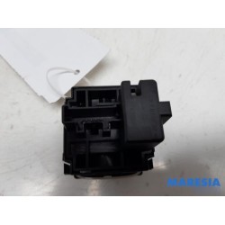 Renault - Clio - AIH headlight switch