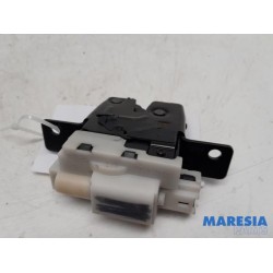 Renault - Clio - Tailgate lock mechanism
