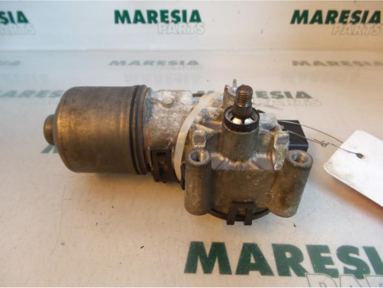 Alfa Romeo - 147 - Scheibenwischermotor vorne