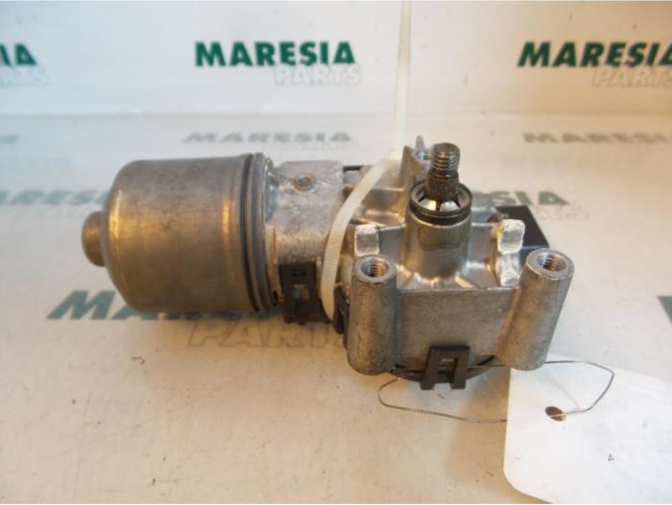 Alfa Romeo - 147 - Front wiper motor