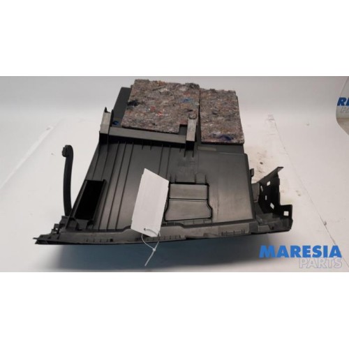 Renault - Clio - Glovebox